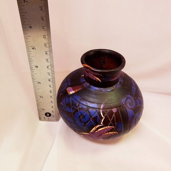 Terra Cotta Etched Vase, Pacific Island Motifs - Picture 6 of 6